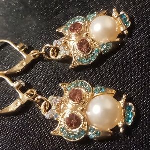 Dangling owl earrings blue and pink crystals with small pink faux pearl center